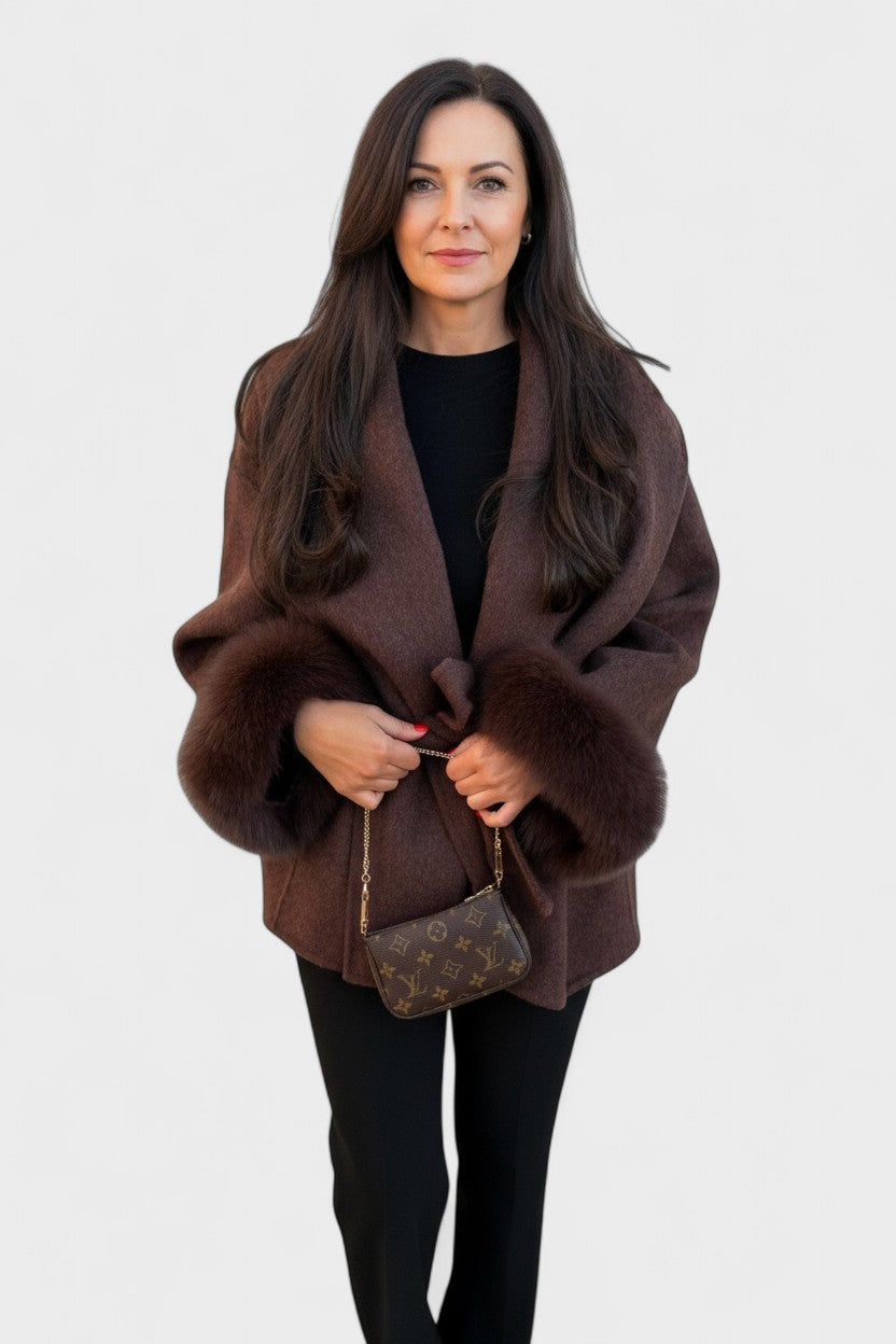 Sandra | Elegante casaco comprido com pele sintética