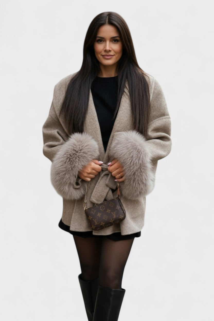Sandra | Elegante casaco comprido com pele sintética