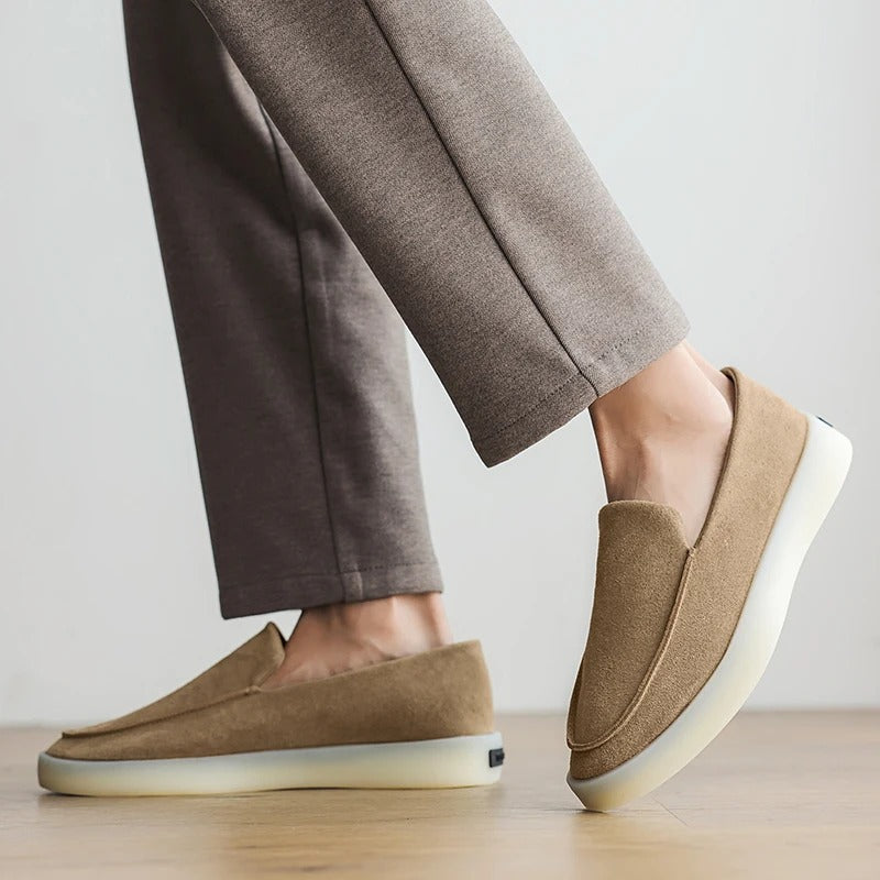 Vânia | Mocassins business em camoscio clássico