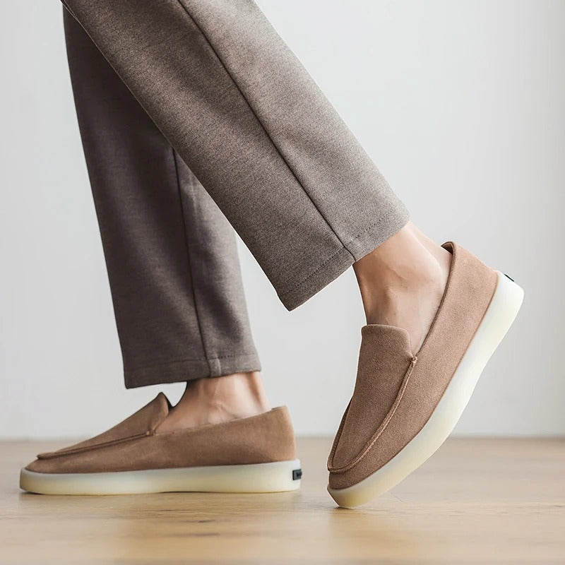 Vânia | Mocassins business em camoscio clássico