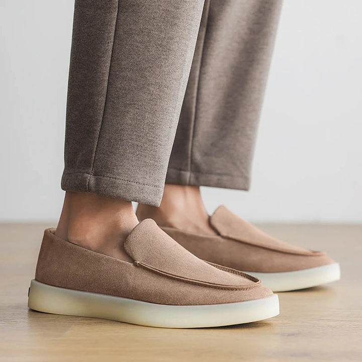 Vânia | Mocassins business em camoscio clássico