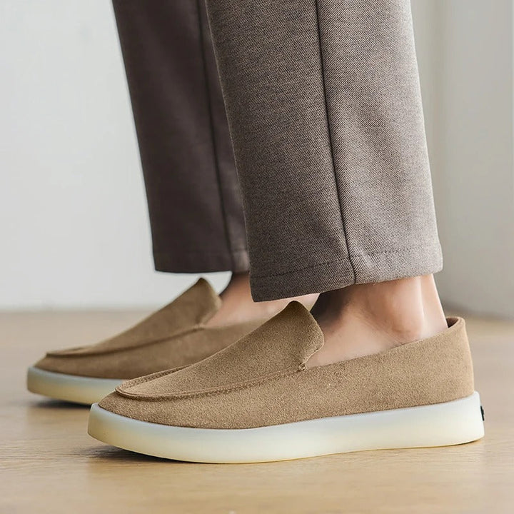 Vânia | Mocassins business em camoscio clássico