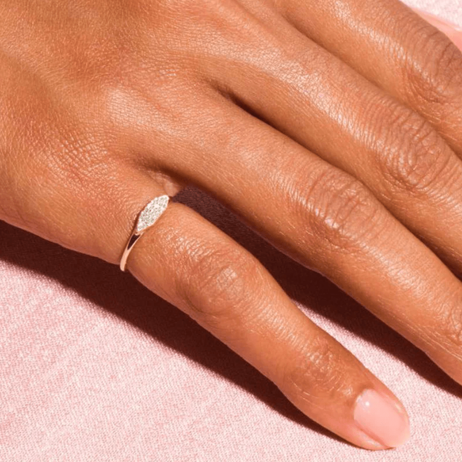 Cristina | Anel em dourado com zirconia