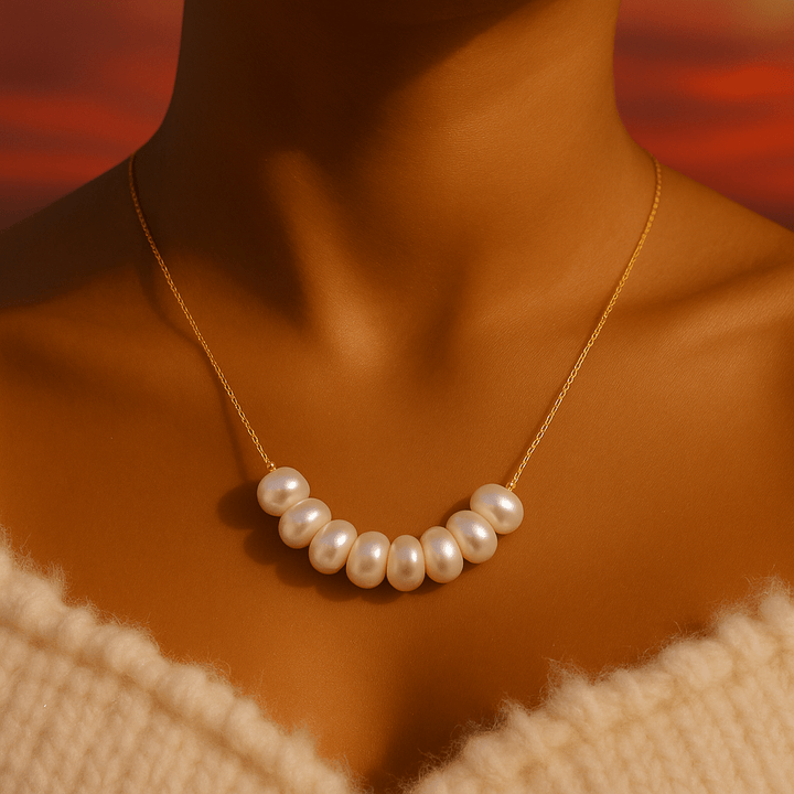 Cristina | Colar de pérolas com bordo dourado